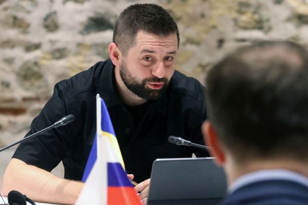 Арахамия: в 2022-м Запад советовал Киеву не обсуждать «эфемерные гарантии» с РФ