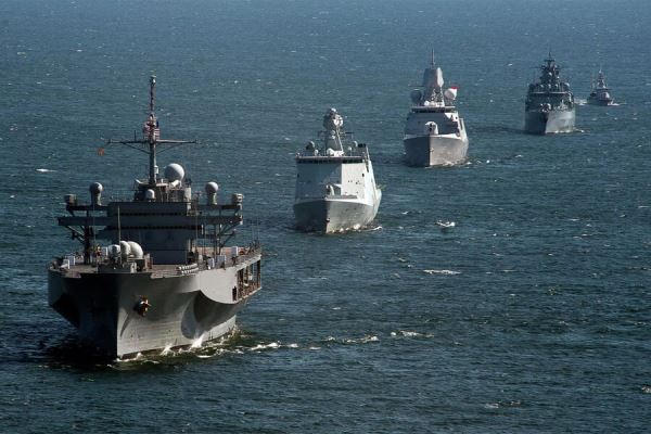 Песков: корабли НАТО в акватории Черного моря угрожают России