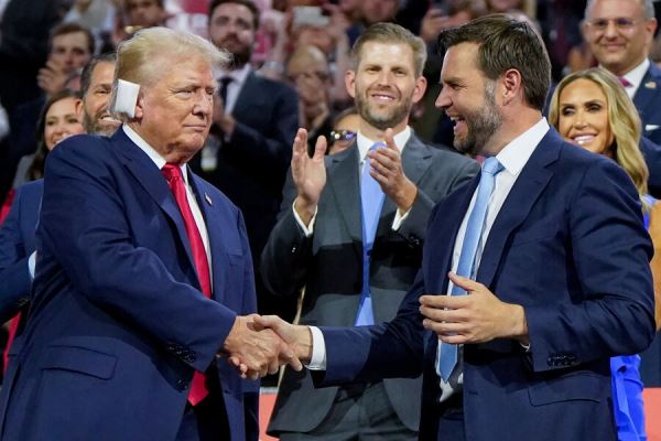 Сенатор Вэнс: в случае победы Трамп начнет переговоры о мире на Украине