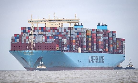 Maersk предупредила об угрозе задержек поставок из-за непогоды у берегов ЮАР