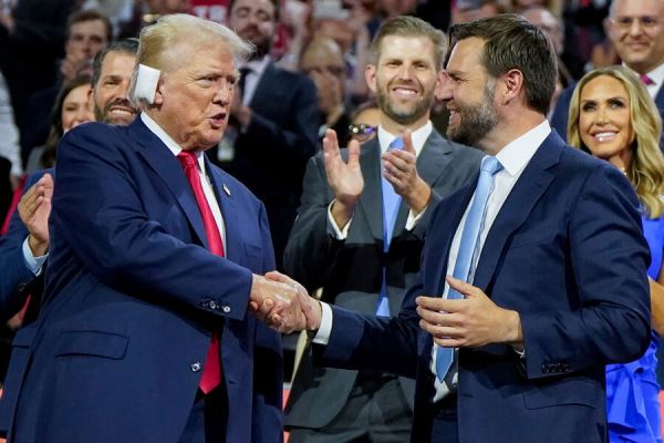 Сенатор Вэнс: в случае победы Трамп начнет переговоры о мире на Украине
