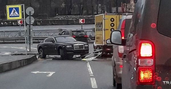 Rolls-Royce «всмятку» за 32 млн р. и другие случаи с элитными авто в 2024 г.